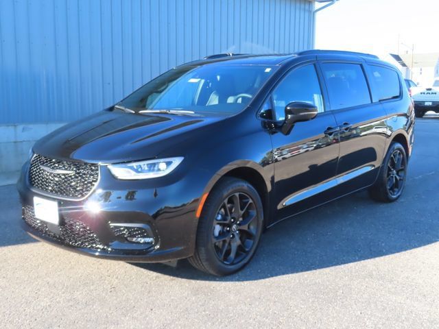 Used 2026 Chrysler Pacifica Limited w/ S Appearance Package AWD/4WD image 5