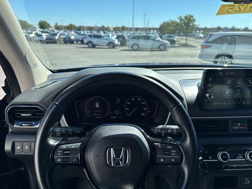 Used 2023 Honda Pilot Touring image 13