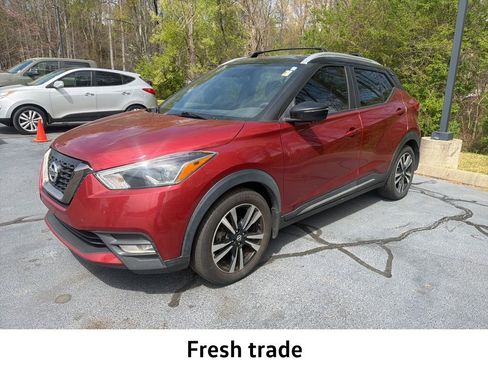 Used 2019 Nissan Kicks SR w/ SR Premium Package image 1