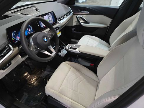New 2026 BMW X1 xDrive28i w/ Technology Package image 2
