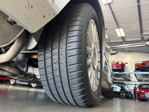 Used 2004 Ford Thunderbird image 79