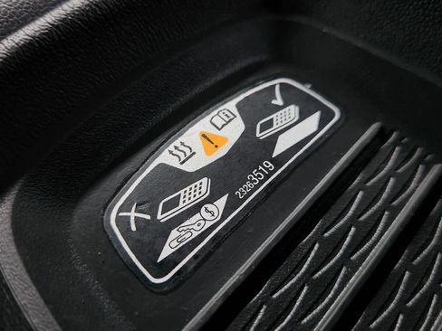 Used 2020 Cadillac Escalade Luxury image 45