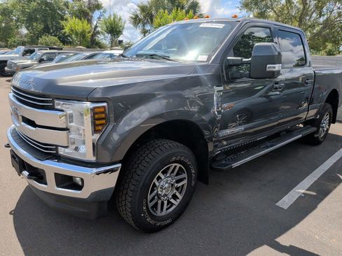 Used 2018 Ford F350 Lariat w/ Lariat Value Package AWD/4WD image 2