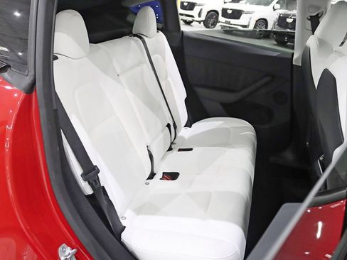 Used 2023 Tesla Model Y Long Range AWD/4WD image 30
