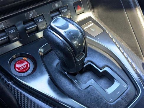 Used 2017 Nissan GT-R Premium image 12