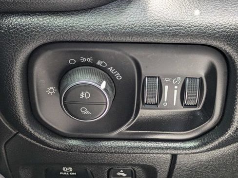 Used 2021 RAM 1500 Laramie AWD/4WD image 25