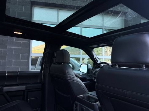 Used 2018 Ford F150 Raptor w/ Equipment Group 802A Luxury AWD/4WD image 46