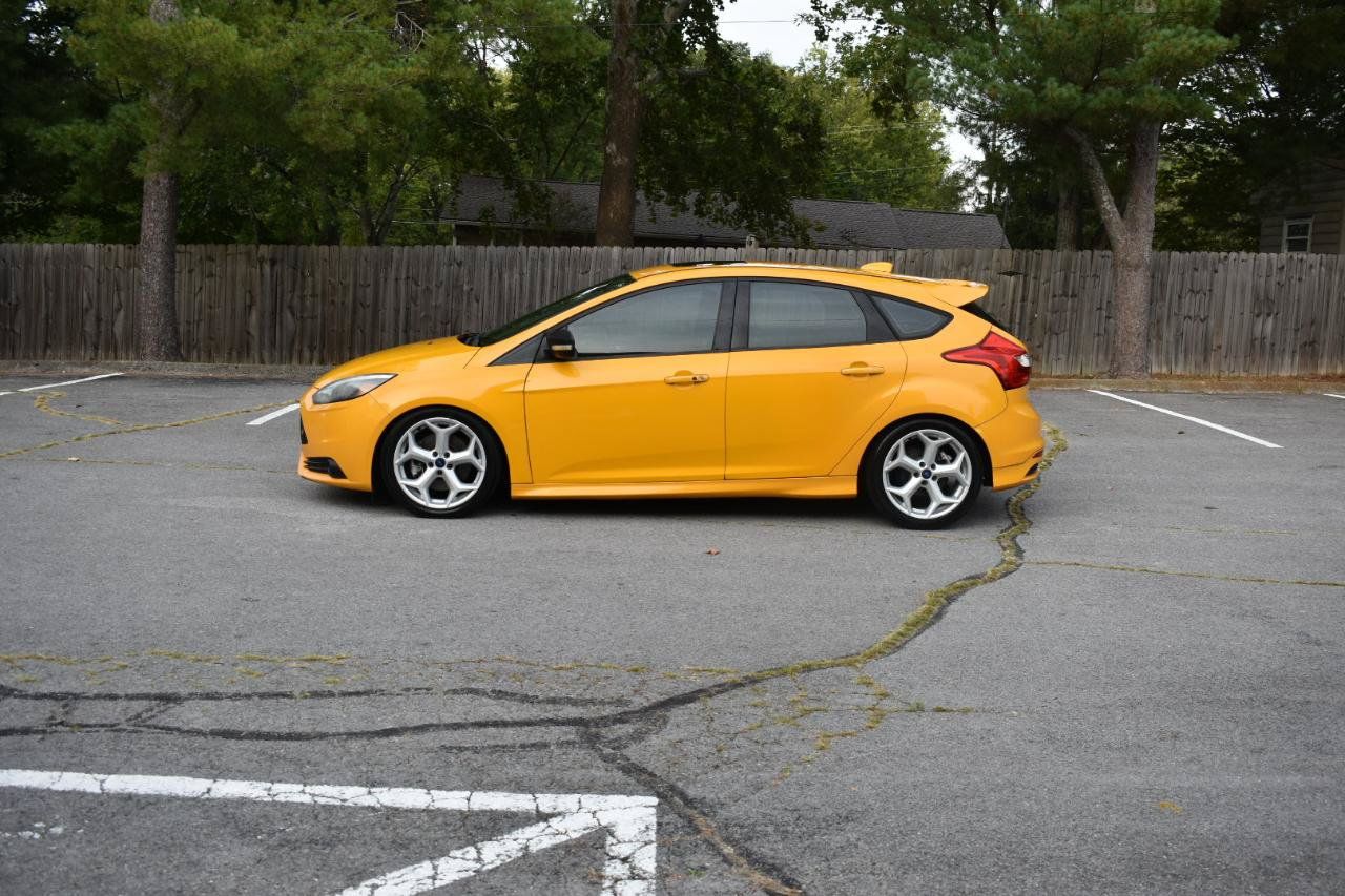 Used 2013 Ford Focus ST FWD image 3