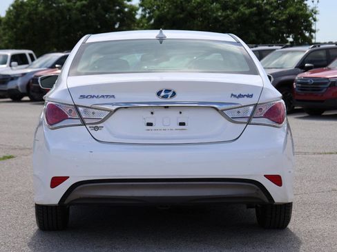 Used 2014 Hyundai Sonata Hybrid FWD image 10