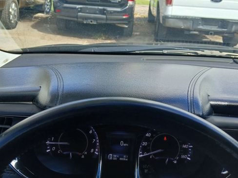 Used 2014 Toyota Avalon Limited image 25