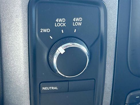 Used 2018 RAM 3500 Tradesman w/ Chrome Appearance Group image 27