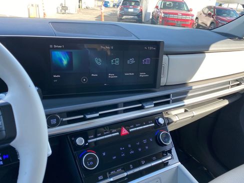 Used 2025 Hyundai Santa Fe SEL image 17