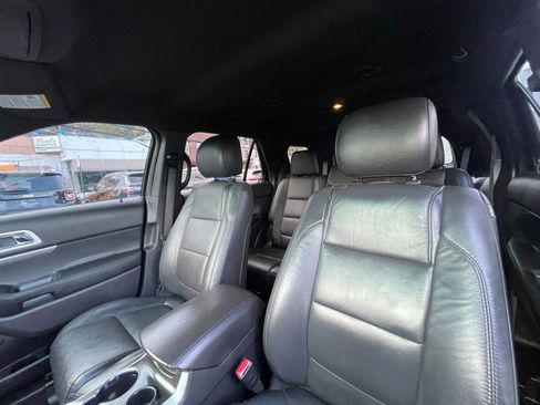Used 2015 Ford Explorer XLT w/ Equipment Group 202A image 34