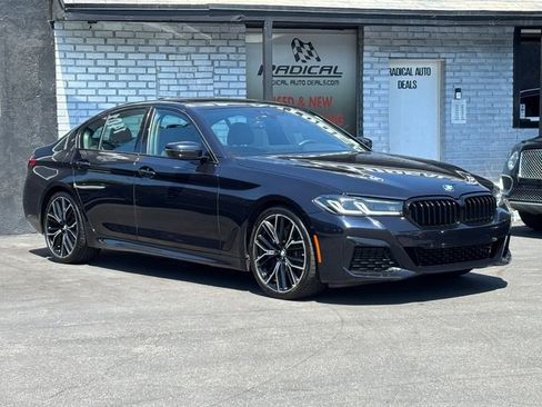 Used 2022 BMW 530i w/ M Sport Package RWD image 8