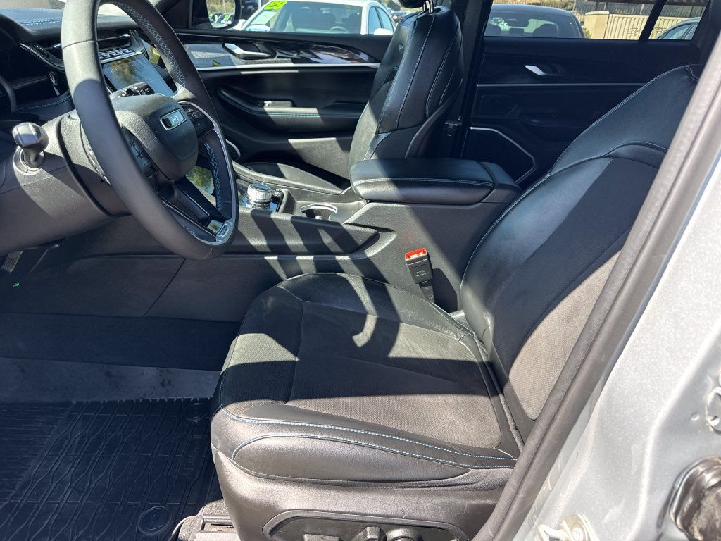 Used 2024 Jeep Grand Cherokee Trailhawk AWD/4WD image 22