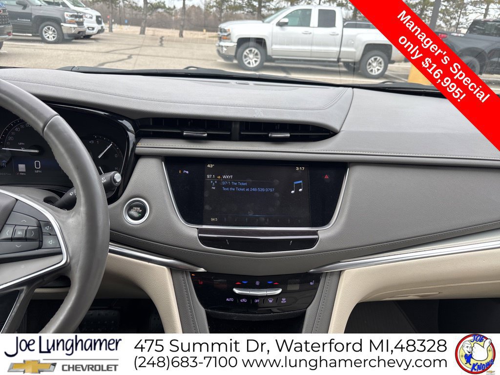 Certified 2018 Cadillac XT5 Luxury w/ Driver Awareness Package AWD/4WD image 16