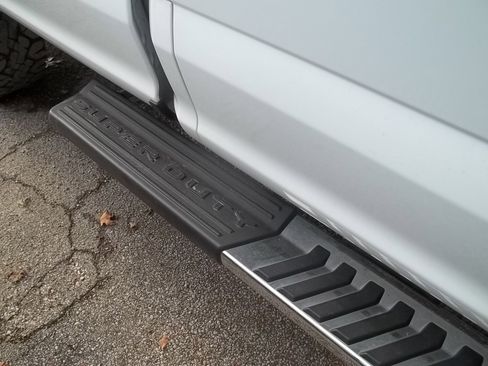 Used 2022 Ford F350 XLT w/ XLT Premium Package image 14