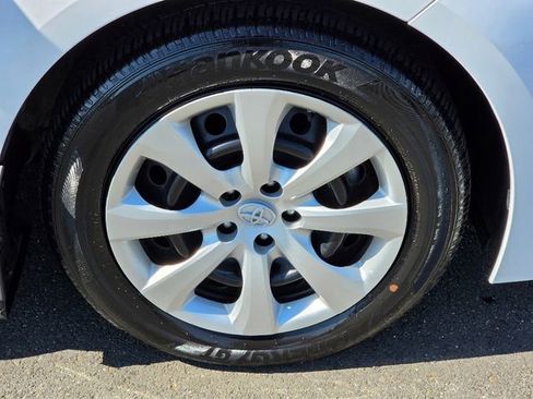 Used 2023 Toyota Corolla LE image 9