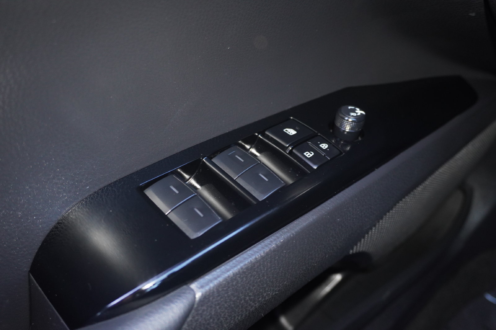 Certified 2025 Toyota Camry SE FWD image 14
