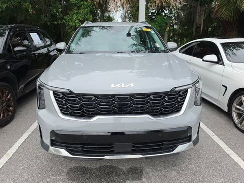 Certified 2025 Kia Sorento EX FWD image 2