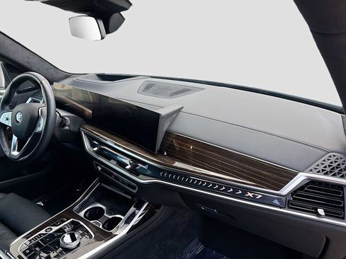 Certified 2026 BMW X7 xDrive40i AWD/4WD image 8
