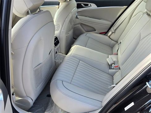 New 2026 Genesis G70 2.5T Prestige image 7