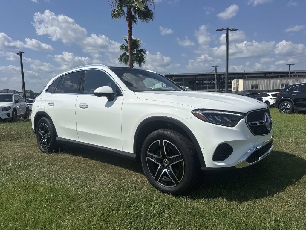 Used 2026 Mercedes-Benz GLC 300 4MATIC image 3