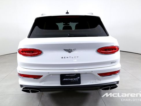 Used 2023 Bentley Bentayga Plug-In Hybrid AWD/4WD image 7