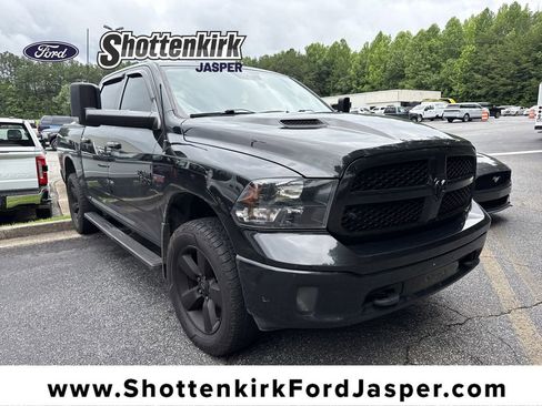 Used 2018 RAM 1500 Big Horn AWD/4WD image 1