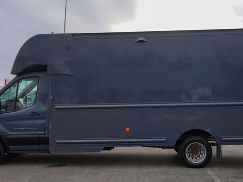 Used 2022 Ford Transit 350 DRW RWD image 3