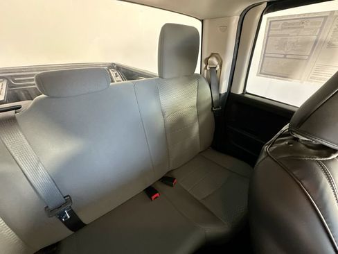 Used 2018 RAM 1500 Express AWD/4WD image 14