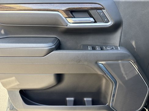Used 2023 GMC Sierra 1500 Elevation image 14