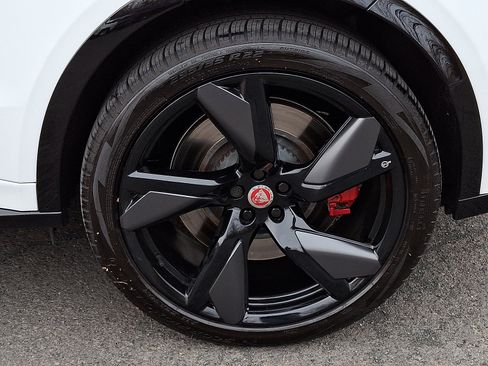 Used 2022 Jaguar F-PACE SVR image 12