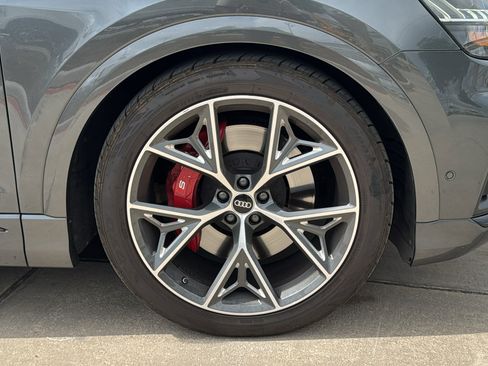 Used 2022 Audi SQ8 Prestige AWD/4WD image 32