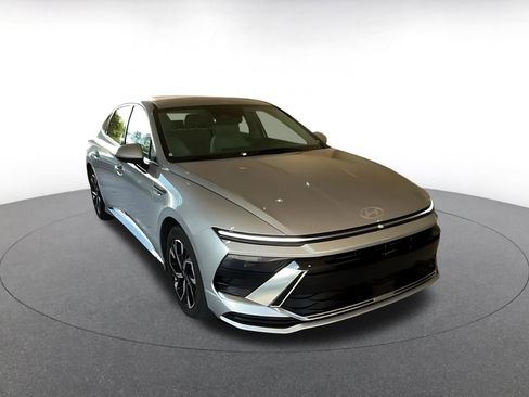 Used 2025 Hyundai Sonata SEL image 3