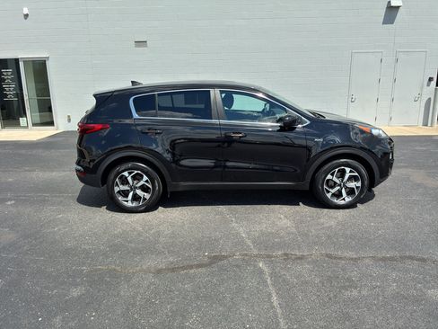 Used 2022 Kia Sportage LX AWD/4WD image 7