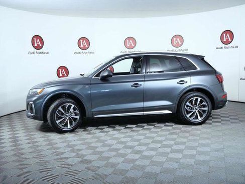 Used 2023 Audi Q5 2.0T Premium w/ Convenience Package AWD/4WD image 5