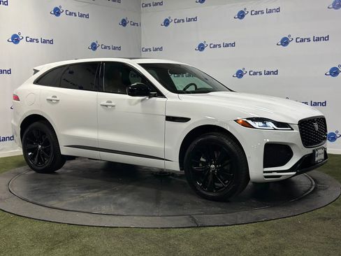 Used 2025 Jaguar F-PACE R-Dynamic S image 2