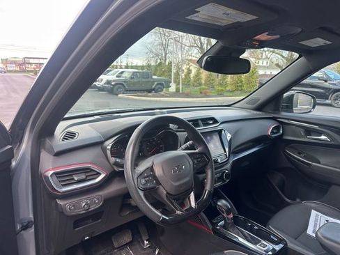 Used 2023 Chevrolet TrailBlazer RS w/ Convenience Package AWD/4WD image 17