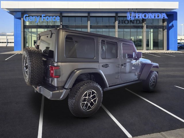 Used 2024 Jeep Wrangler Unlimited Rubicon w/ Convenience Group AWD/4WD image 2