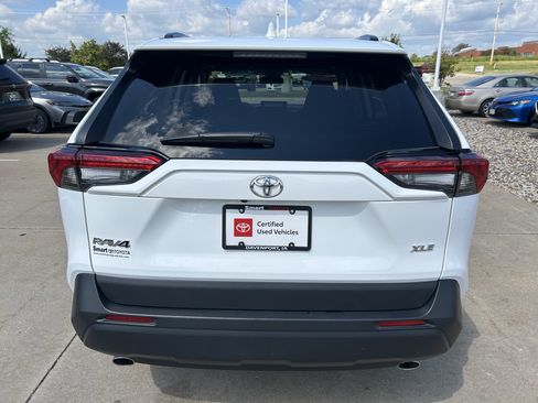 Certified 2025 Toyota RAV4 XLE FWD image 5