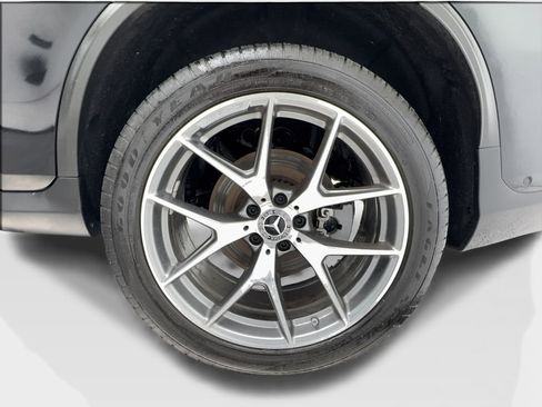 Used 2022 Mercedes-Benz GLC 300 4MATIC w/ AMG Line image 11