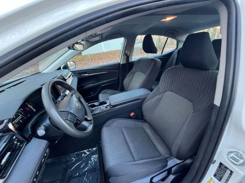 Used 2025 Toyota Camry LE image 32