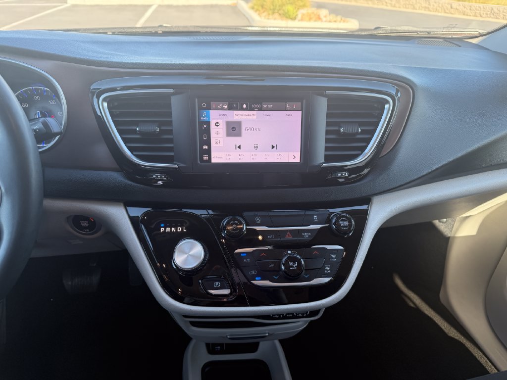 Used 2024 Chrysler Voyager LX FWD image 15