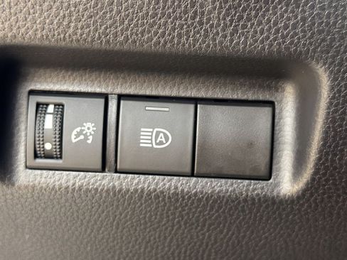 Used 2025 Toyota RAV4 XLE FWD image 23