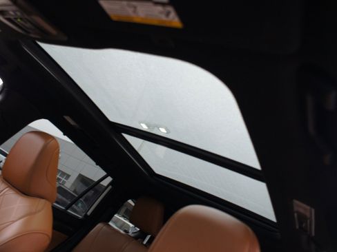 Used 2025 Toyota Highlander Platinum image 6