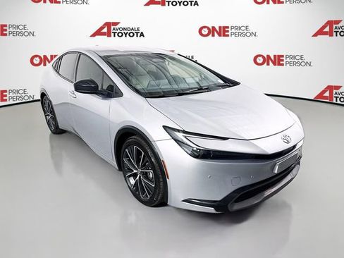 Used 2025 Toyota Prius XLE image 1