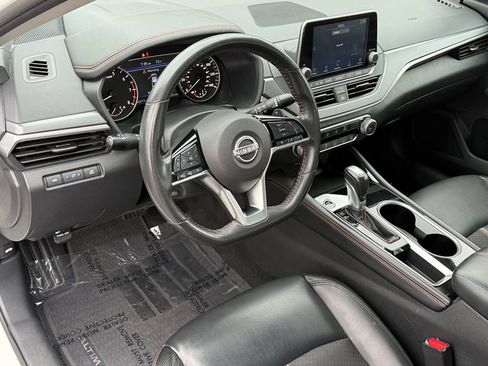 Used 2024 Nissan Altima 2.5 SR FWD image 25
