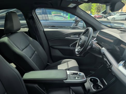 Used 2025 BMW X2 xDrive28i image 4