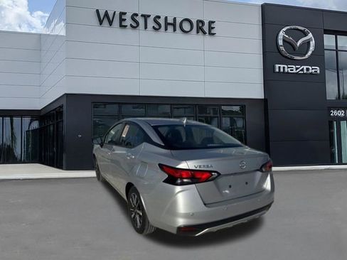 Used 2025 Nissan Versa SV image 5